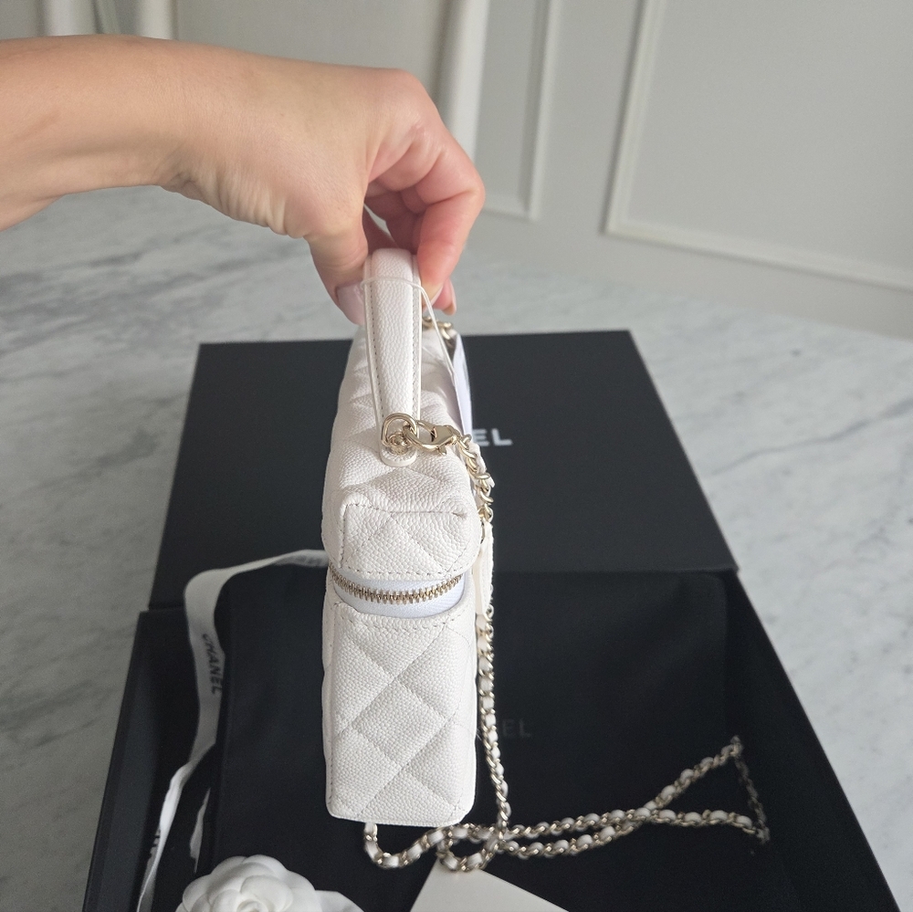 CHANEL White Quilted Cosmetic Bag with Chain - Picture 5 of 6